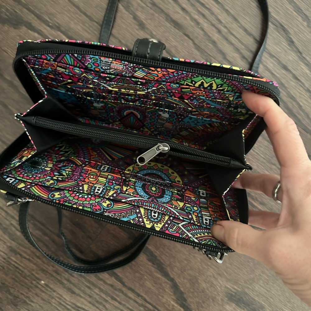 Sakroots Colorful Mandala zip around Crossbody/Wristlet wallet - Picture 3 of 8